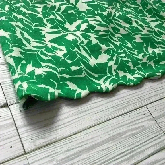 J Crew Factory sleeveless tulip back scalloped edge tropical tank top - Picture 3 of 8